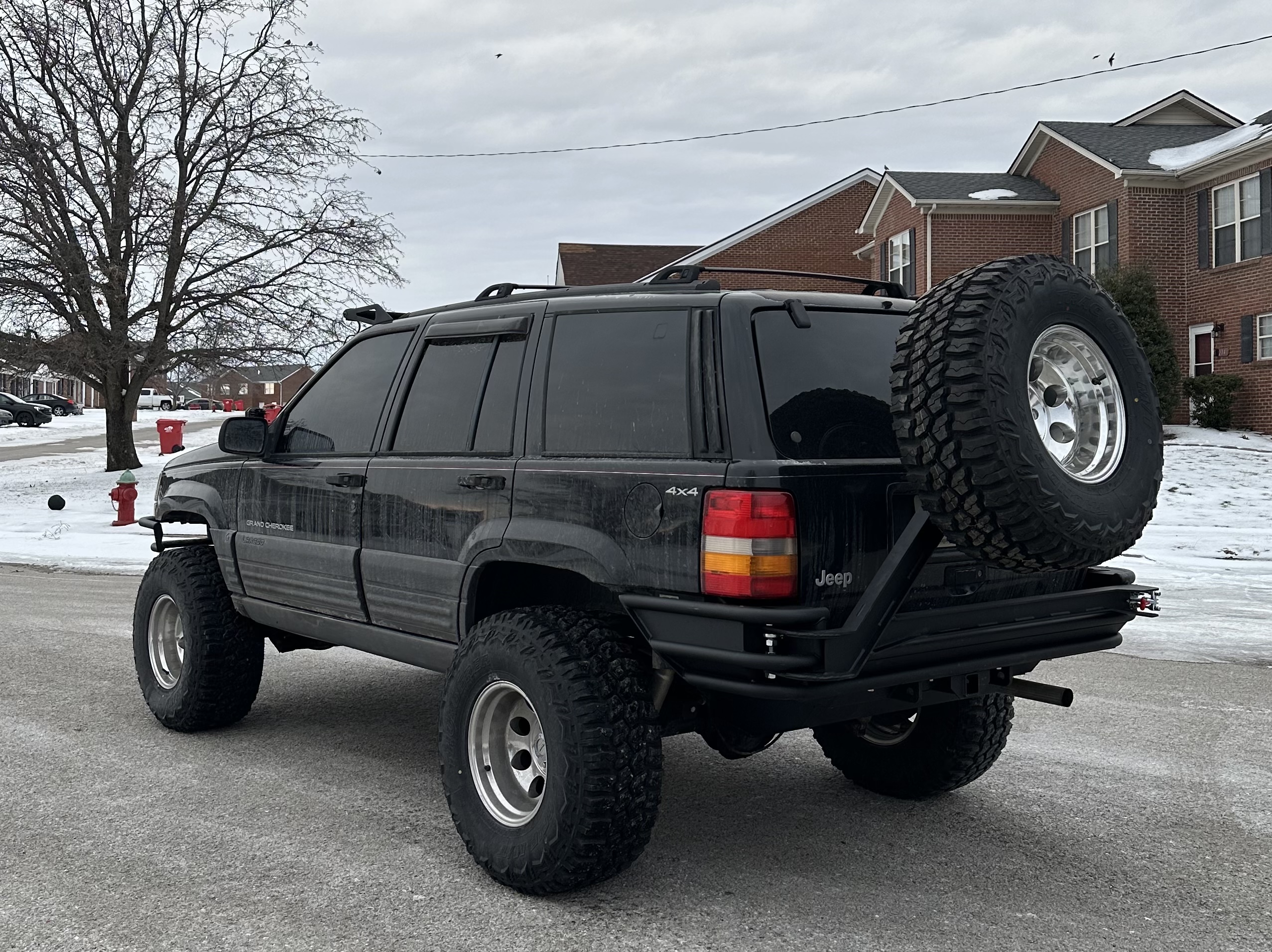 ZJ (1993-1998( Jeep Grand Cherokee Rear Bumper with Tire Carrier