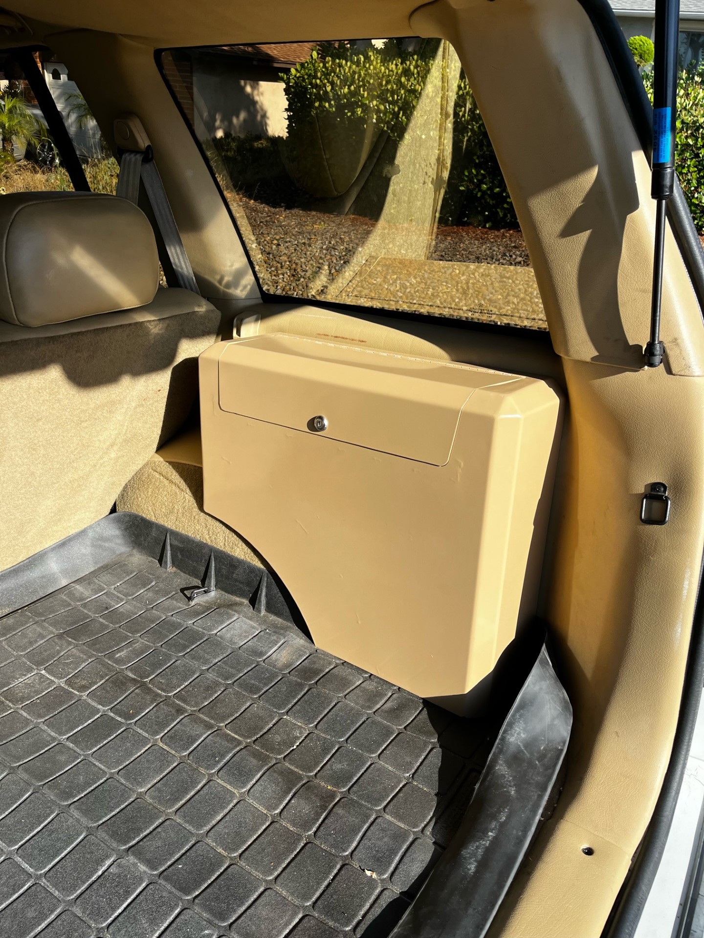 ZJ (2993-1998) Jeep Grand Cherokee Cargo Cubby - Passenger Side - Justin Maddox