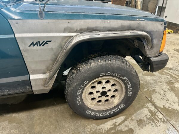 XJ 1984 - 2001 Jeep Cherokee Front Fenders with Flare